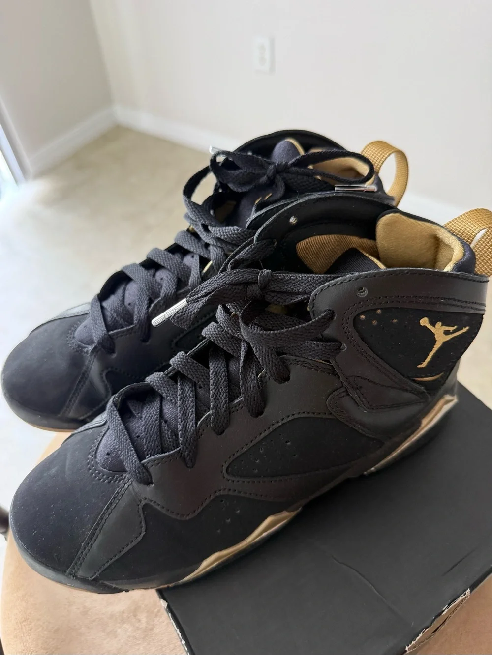 Jordan Air Jordan 7 Retro (GS) Black/Gold Leather High Top Kids 5.5 304774-030